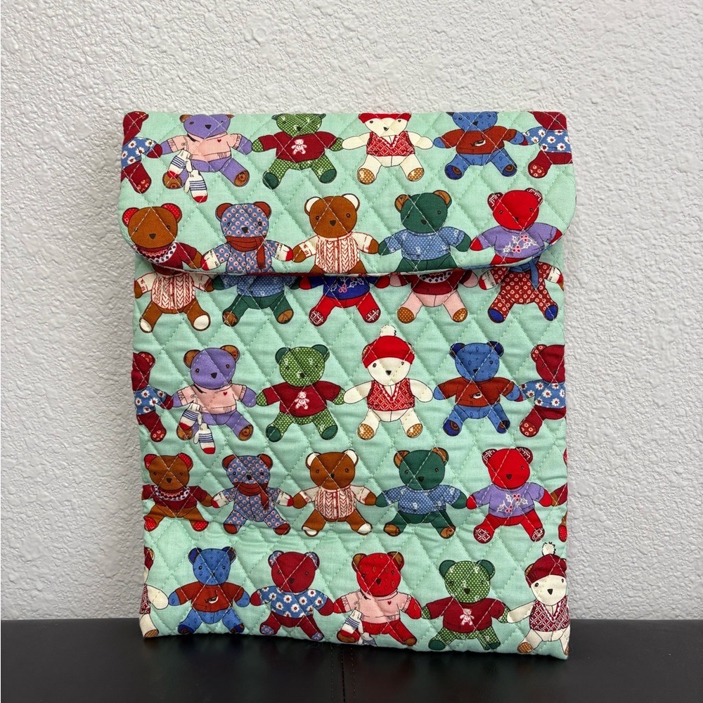Vera Bradley Multicolor Teddy Bear Quilted Sleeve